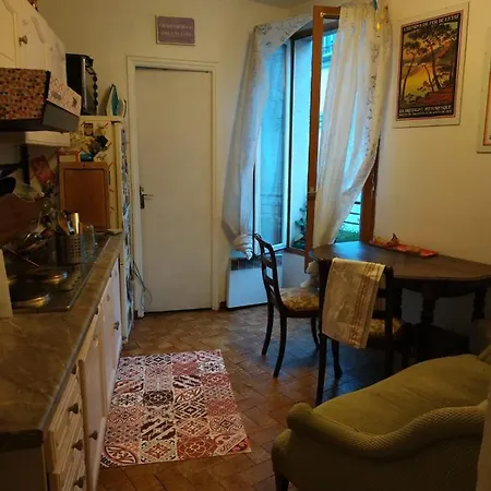 Charming Near Montmartre Parigi