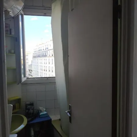 Charming Near Montmartre Apartment *